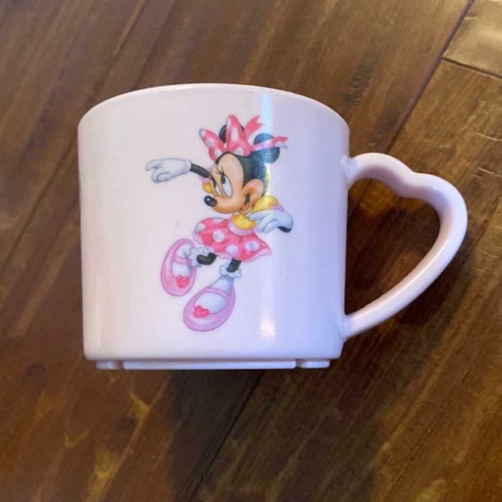 Vintage Disneyland Minnie Mouse Pink Plastic Toddler Mug Heart Handle Cup